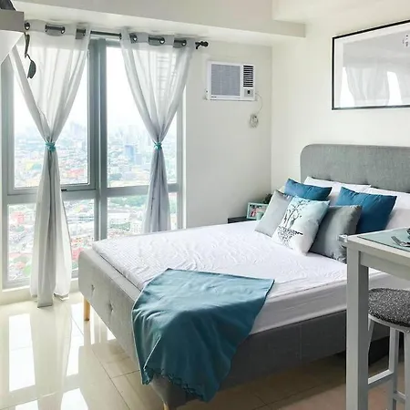 Modern And Homely Condo In Shaw Boulevard