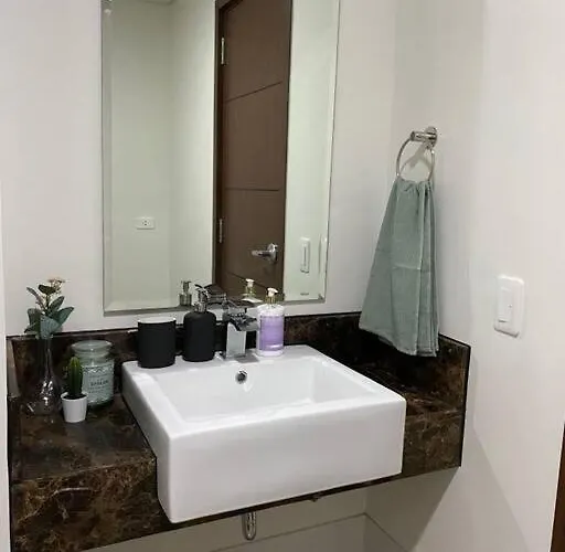 Modern And Homely In Shaw Boulevard * 마닐라
