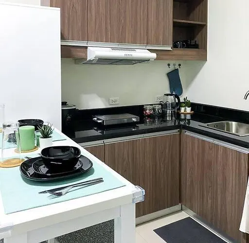 Modern And Homely In Shaw Boulevard 아파트