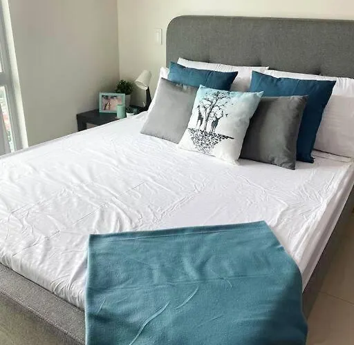 Modern And Homely In Shaw Boulevard 아파트